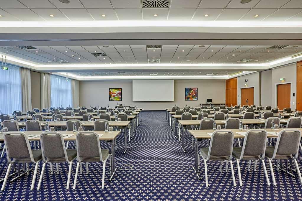 H4 Hotel 4*