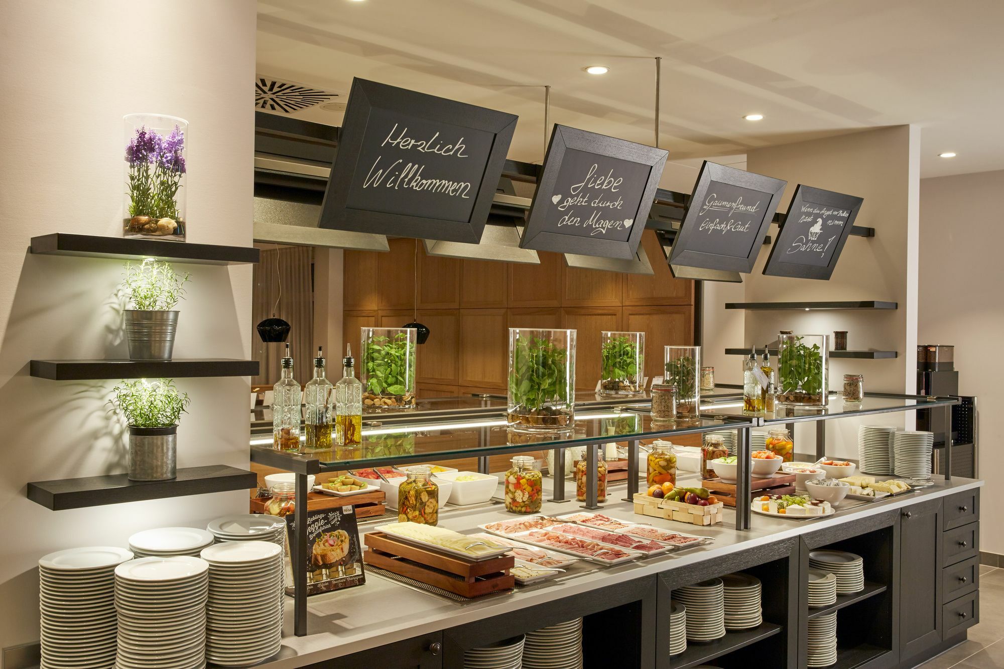 H4 Hotel 4*