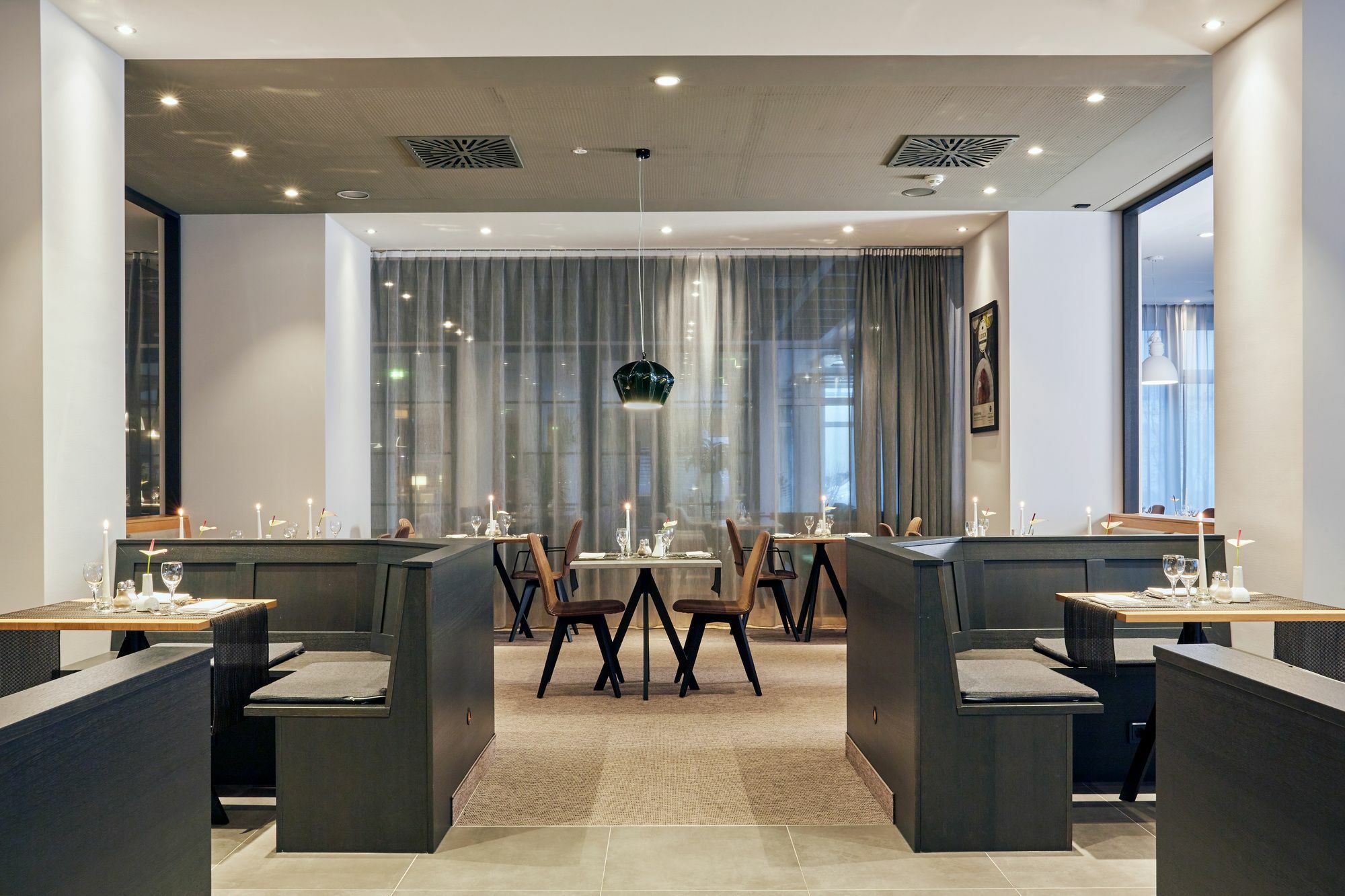 Hotel H4