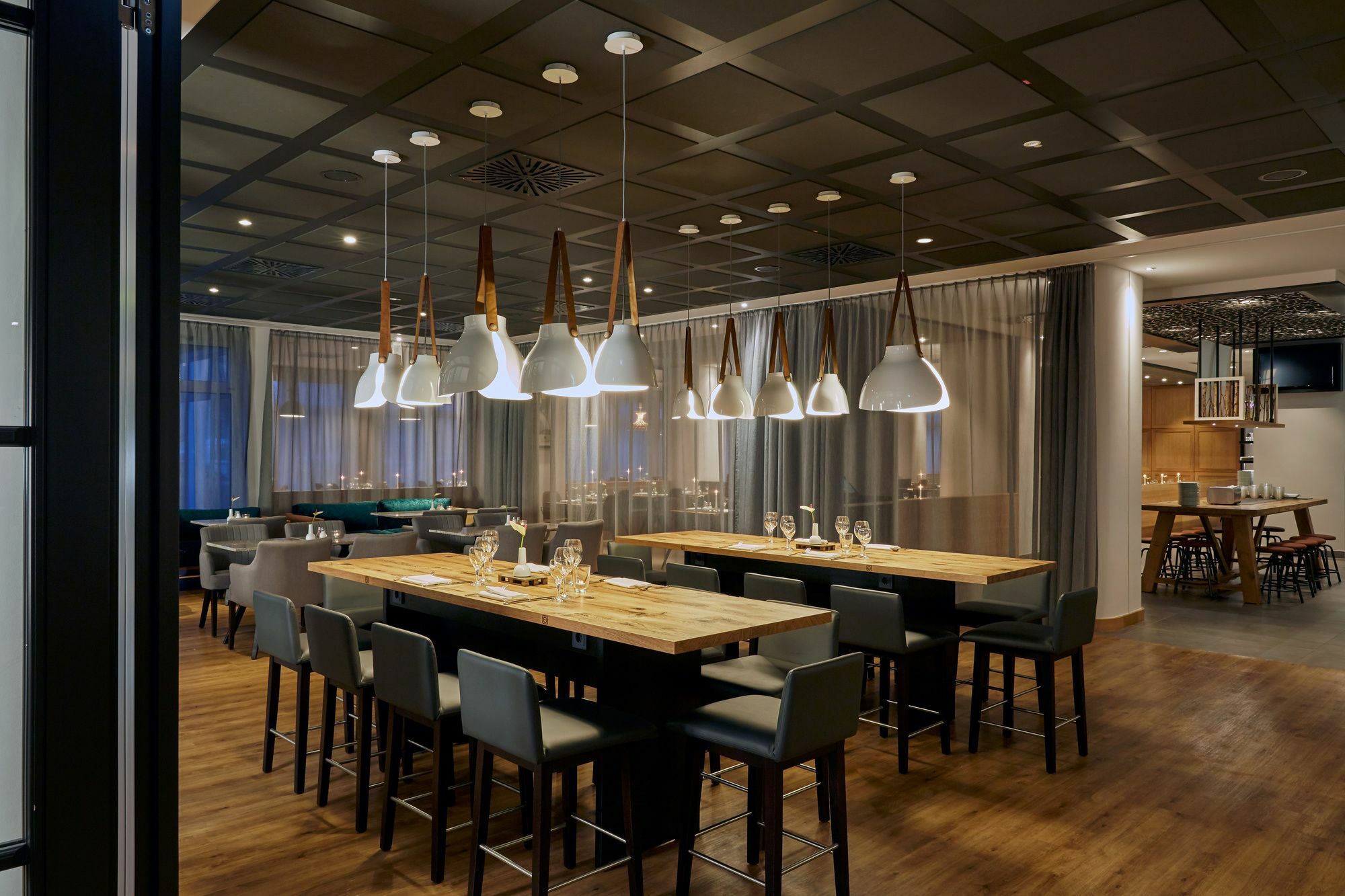 Hotel H4 4*
